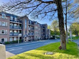 Flat 14, Henchard Court, The Grove, Dorchester DT1 1XR