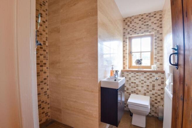 Cloakroom/Shower Roo