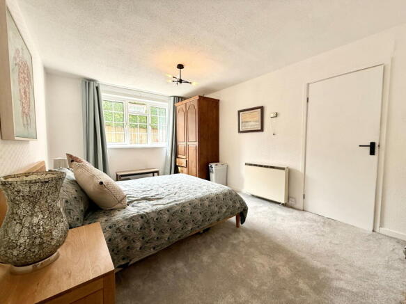 2 bed Flat for sale Image 10