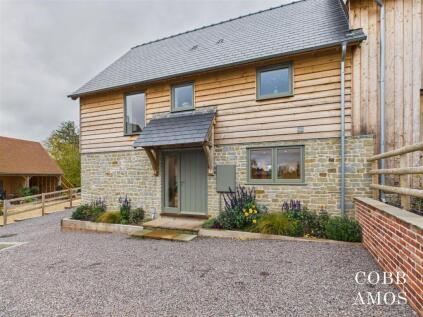 The Barn Yard, Woonton