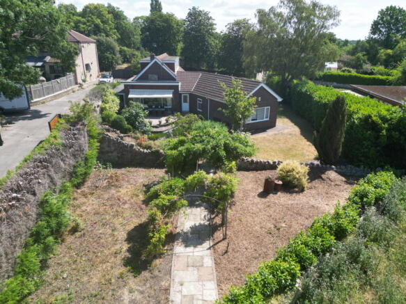 4 bed Detached for sale Image 3