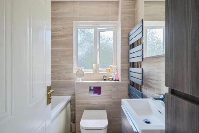 4 bed Detached for sale Image 10