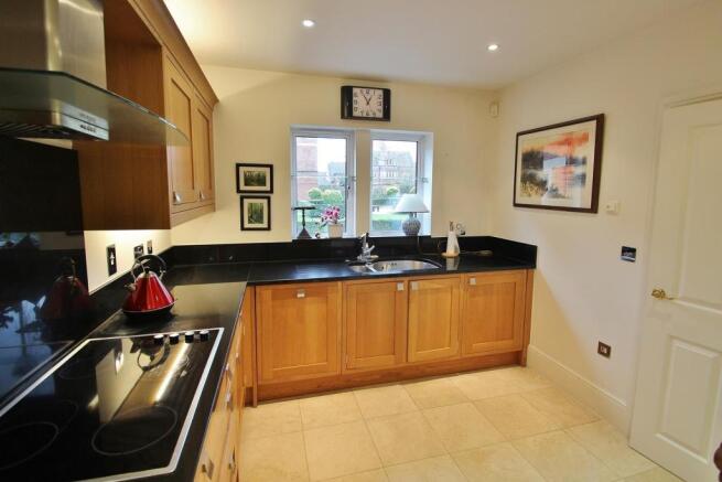 Kitchen 2.JPG