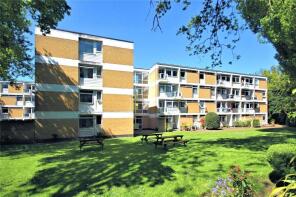 7, Park View Court, Woking GU22 7SE