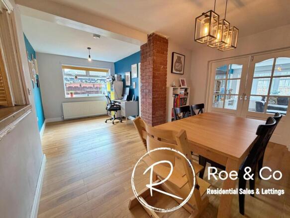 Lounge/Diner/Family room