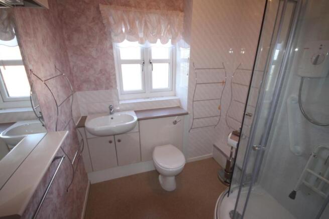 SHOWER ROOM/W.C.