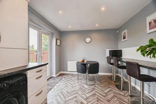3 bed Terraced for sale Image 4