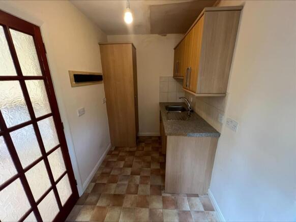 4 bed Detached to rent Image 7