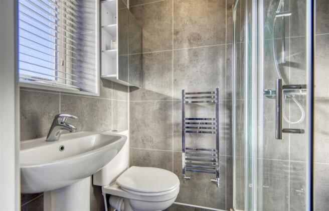 9 En Suite.jpg