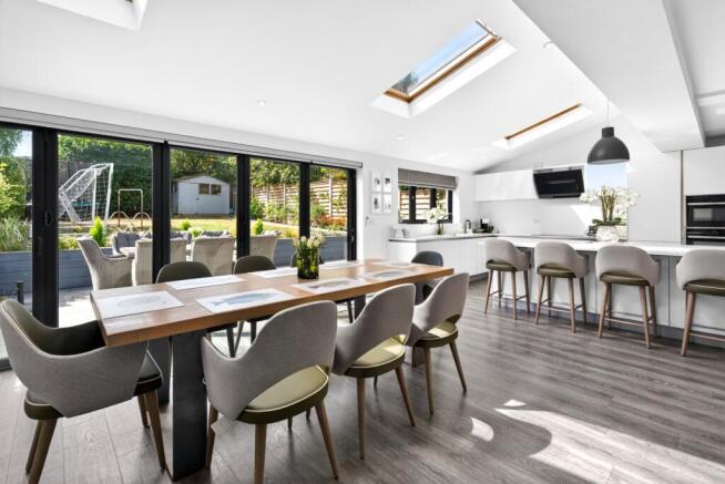 Dining/Kitchen