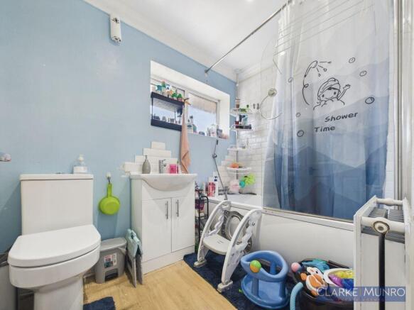 3 bed Terraced for sale Image 5