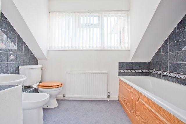 En-suite to bedroom