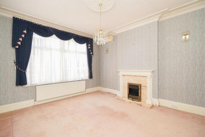 5 bed Semi-Detached for sale Image 12