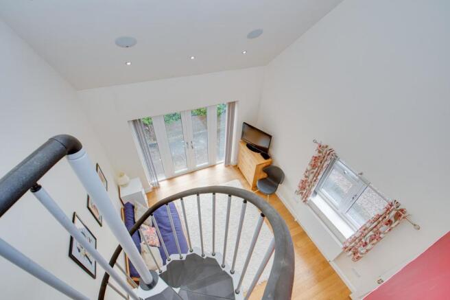 GALLERY LANDING AREA/ BEDROOM