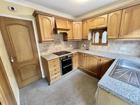 3 bed Detached Bungalow for sale Image 2