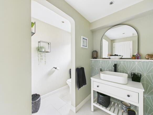 Cloakroom/Wc