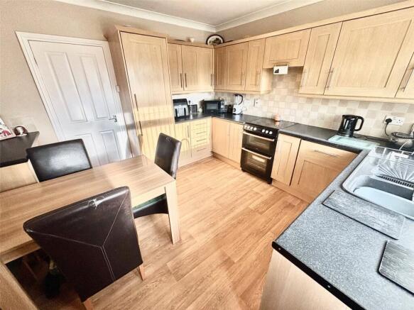 3 bed Bungalow for sale Image 6