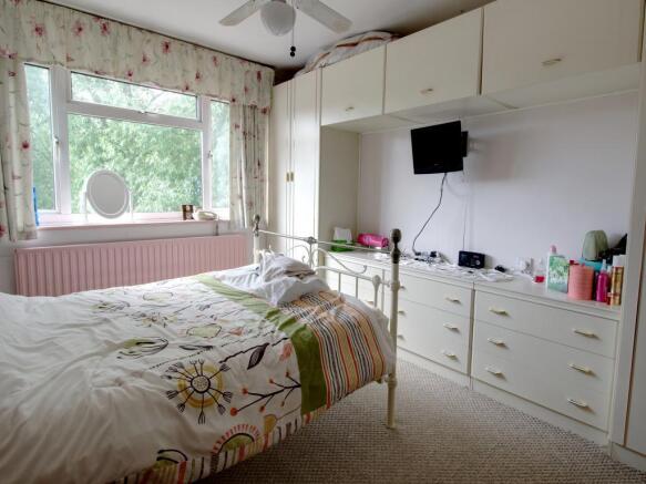 MASTER BEDROOM: