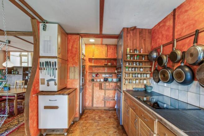 5 bed Terraced for sale Image 7