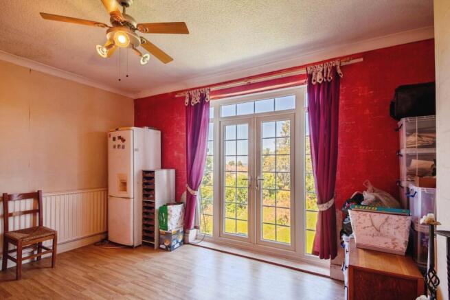 3 bed Semi-Detached for sale Image 5