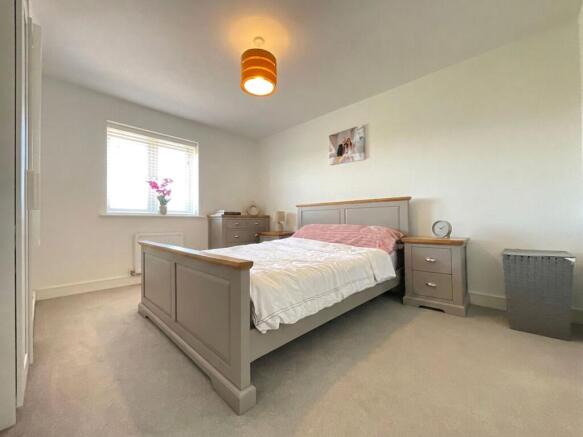 4 bed Detached for sale Image 11