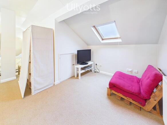 3 bed Semi-Detached Bungalow for sale Image 10