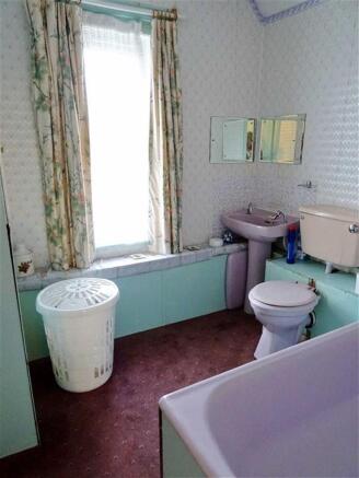 BATHROOM: