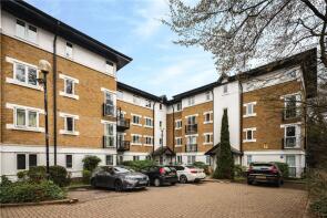 Flat 15, 3 Dickens Court, Makepeace Road, Wanstead, London E11 1UR