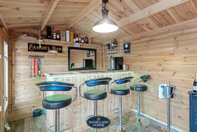 garden room/bar