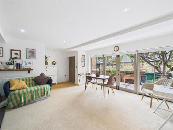 KITCHEN/LIVING AREA