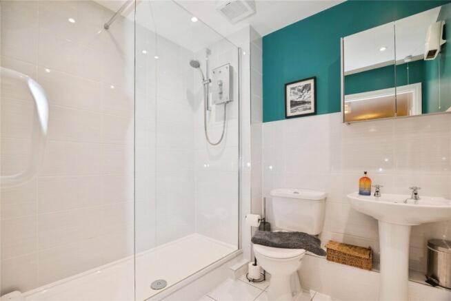 2 bed Flat for sale Image 7