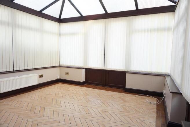 BRICK & UPVC DOUBLE GLAZED CONSERVATORY