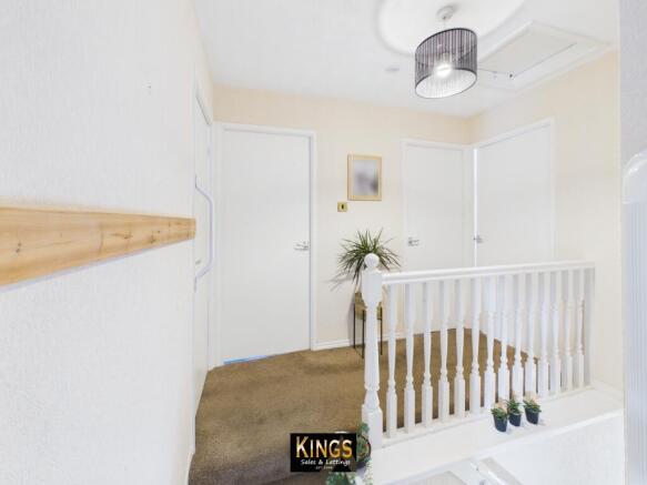 4 bed Semi-Detached for sale Image 12