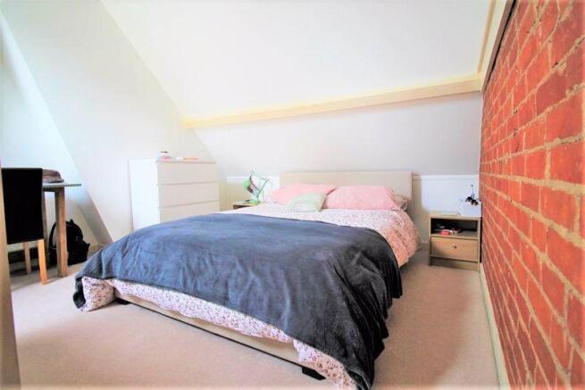 Attic room - c...