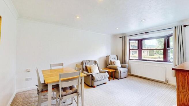2 bed Flat for sale Image 4