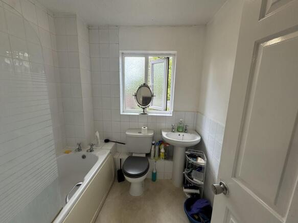 2 bed End of Terrace to rent Image 9