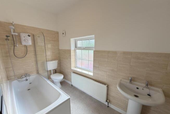 4 bed Terraced to rent Image 9