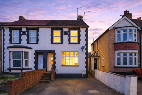 Sale Agreed By Kayleigh Stevens