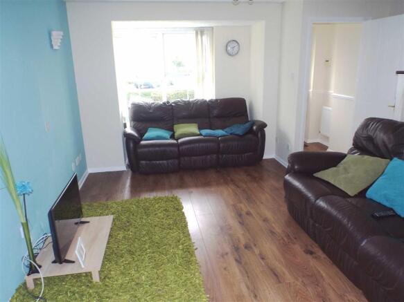 LOUNGE: