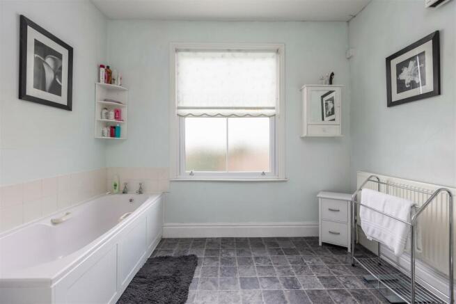 Langton Road 42 Bathroom-3.jpg