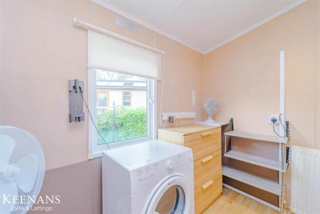 2 bed Park Home for sale Image 11