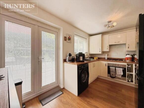 2 bed Semi-Detached to rent Image 5