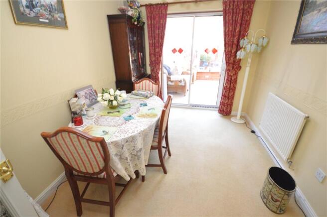 Wiseman Close, Luton, Bedfordshire, LU2 photo 4