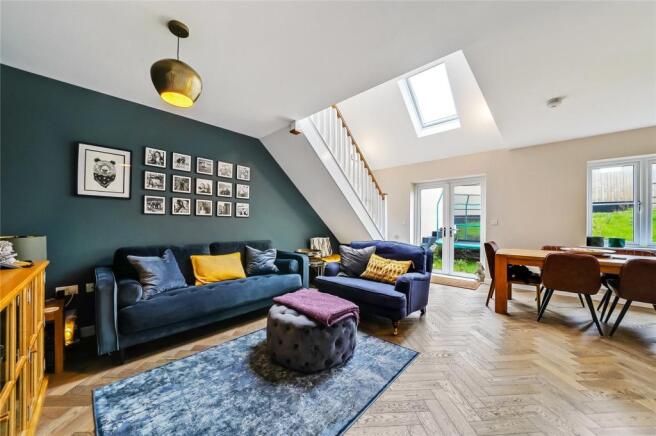 Sitting Room/ Dining