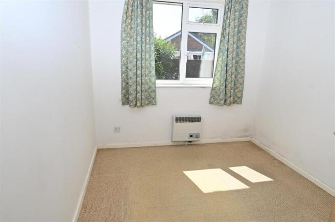 2 bed Semi-Detached Bungalow for sale Image 8