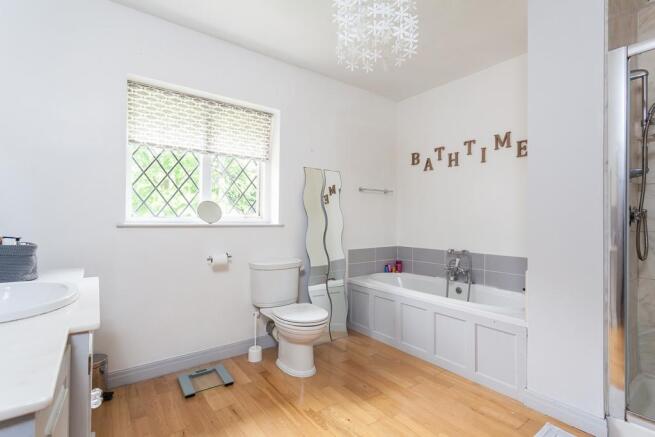 En-Suite Bathroom