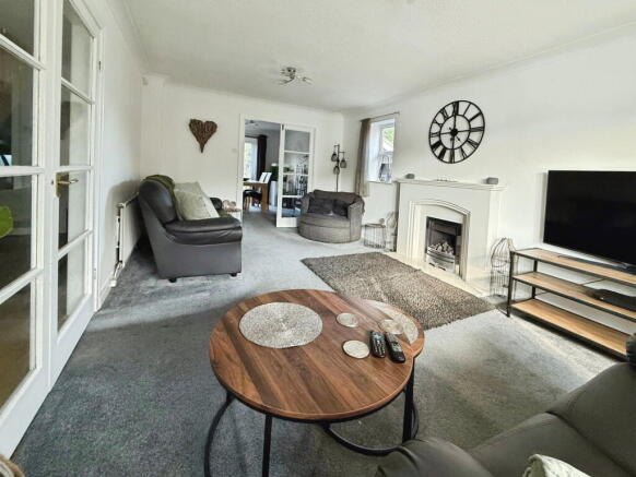 4 bed Detached for sale Image 7
