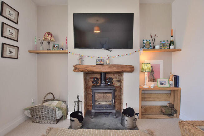 2 bed Semi-Detached to rent Image 8