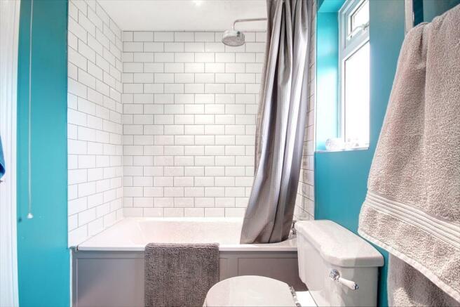 Bathroom 2.jpg