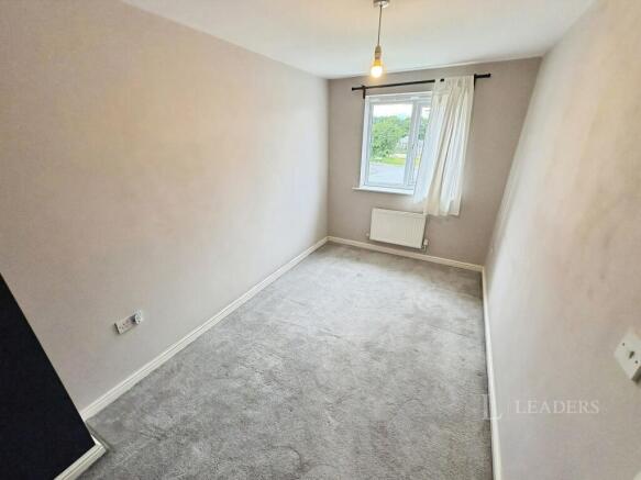 3 bed Semi-Detached to rent Image 11